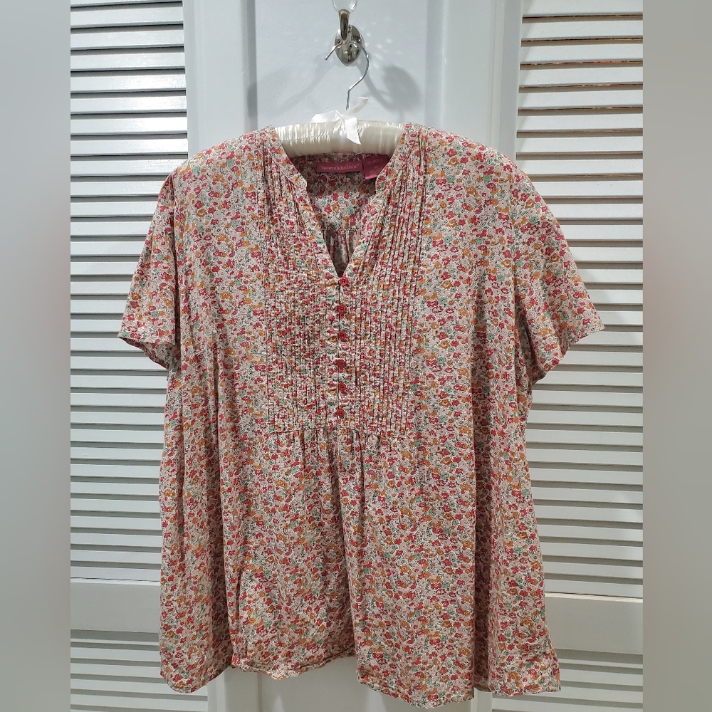 Very Pretty Woman Within 1X Floral Coral Green Peach Flowy Top